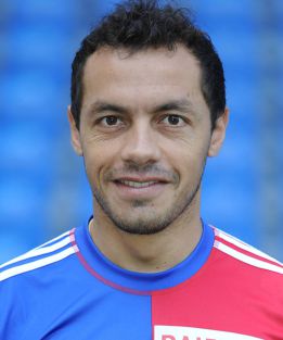 Marcelo Díaz busca salir de Basilea y Hamburgo es opción