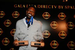 Velásquez y McCullough arrasan con premios de la Liga