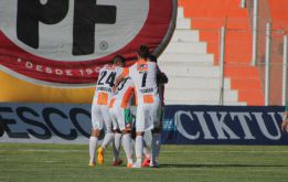 Cobresal vence a Wanderers y trepa a los primeros lugares