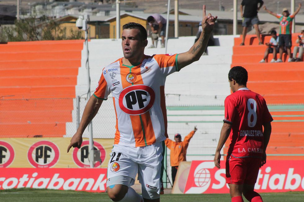 Cobresal iguala, pero mantiene la punta en el Clausura