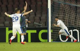 Dnipro sorprende a Napoli en Italia y queda cerca de la final