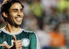 Valdivia suma minutos con miras a la Copa América