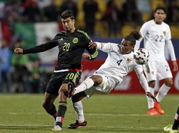 México perdona a Bolivia y se queda en blanco en el debut