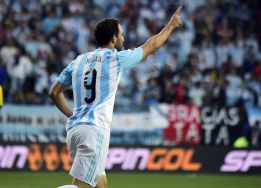 La figura: Gonzalo Higuaín evitó el bochorno de Argentina