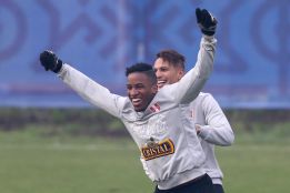 Farfán volvería a la titularidad y Retamoso supliría a Ballón