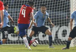 Mauricio Isla coronó su gran partido con el gol del triunfo