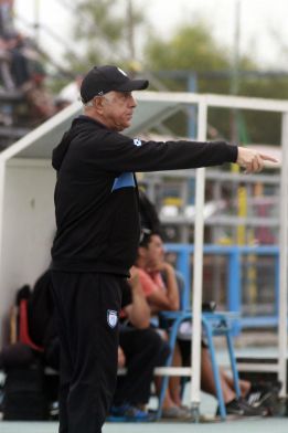 Nelson Acosta se aburrió y amenaza con irse de Iquique