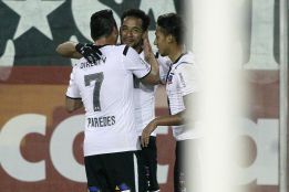 Colo Colo avanza en Copa Chile pero sufre por sus porteros