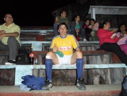 La vida en el campo paraguayo del ex goleador Hugo Brizuela