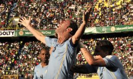 Uruguay hace historia y se impone a Bolivia en La Paz