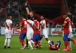 Perú 1x1: Cueva y su expulsión opacaron a un brillante Farfán