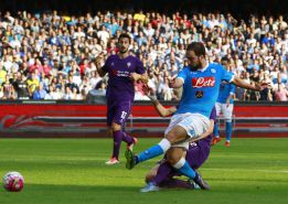 Fiorentina de Matías tropieza, pero se mantiene en el liderato