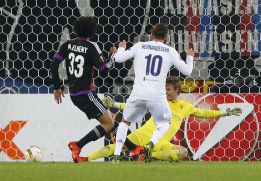 Fiorentina rescata un empate para seguir vivo en Europa