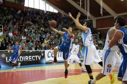 Puerto Varas ganó y estiró la definición al quinto partido