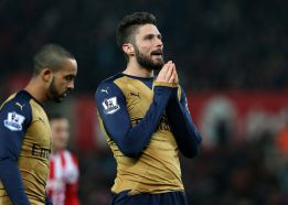 Arsenal tropieza sin Alexis y ahora es líder junto a Leicester
