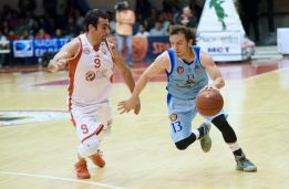 Valdivia da el golpe y derrota a Ancud en la primera semifinal