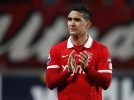 Twente de Felipe Gutiérrez ganó y se aleja del descenso