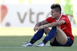 Nicolás Castillo se desgarra y no estará ante Colo Colo
