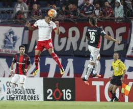 San Lorenzo de Díaz y Guede solo logran un empate en casa