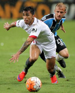 Gremio aplasta a Liga de Quito de Borghi y Puch en la Copa