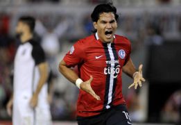 Cerro reacciona a tiempo y vence a Corinthians como local