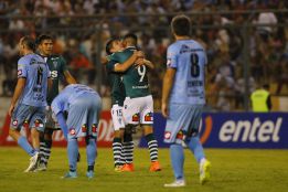 Wanderers celebró en Iquique y mete presión a los líderes