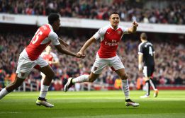 Arsenal golea con brillante actuación de Alexis Sánchez