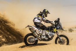 Quintanilla pasa a liderar la General en Rally de Abu Dhabi