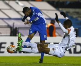 Racing y Mineiro se anulan en la ida y dejan la serie abierta