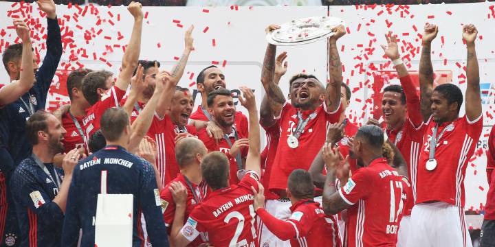 Arturo Vidal se suma a la Roja como campeón y figura mundial