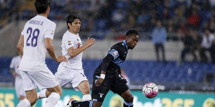 Fernández aporta con un pase en goleada de la Fiore en Roma