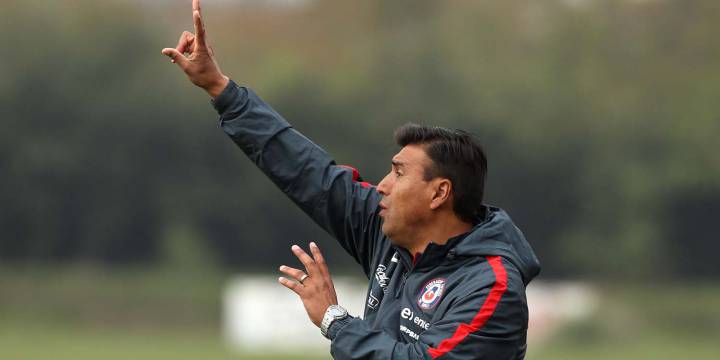 Robles entrega la nómina de la Sub 20 para duelos amistosos