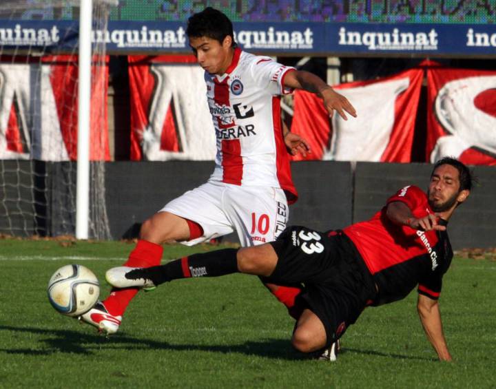 Colo Colo sondea a Luciano Cabral para reforzar el plantel