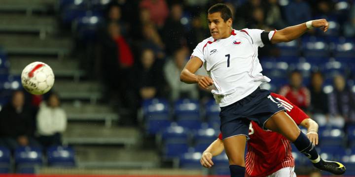 Chile usó inédito uniforme ante Bolivia en Boston