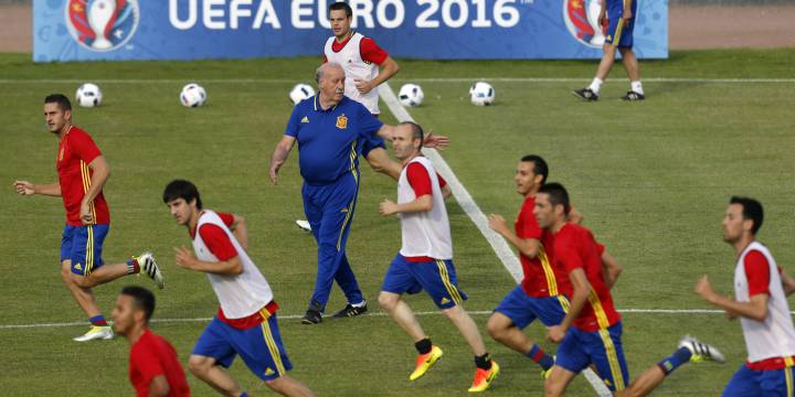 Cómo y dónde ver España-República Checa: Horario y TV en Chile del partido del Grupo D