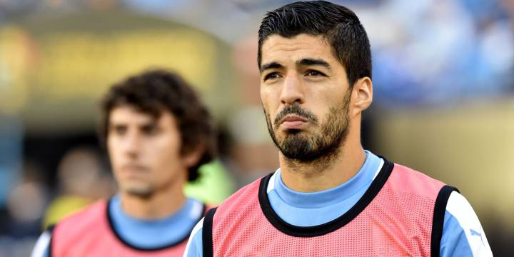 Luis Suárez defendió a Tabárez ante las críticas de su hermano