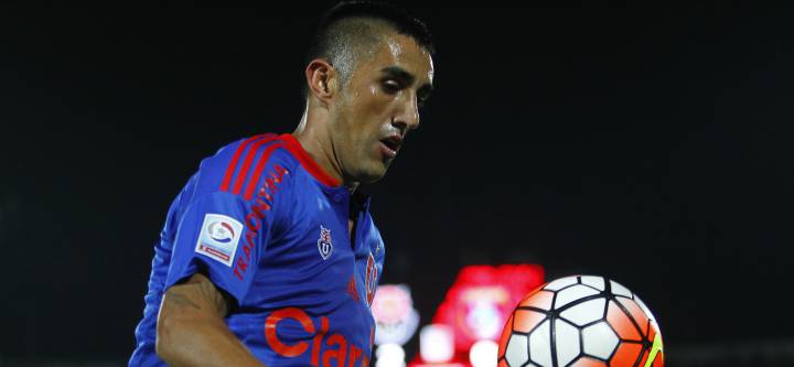 Osvaldo González deja la U y firma como refuerzo de Toluca