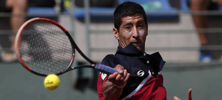 Hans Podlipnik logra histórico triunfo y avanza en Wimbledon