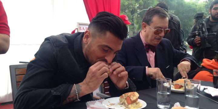 Gonzalo Jara presentó el sándwich que lo homenajea