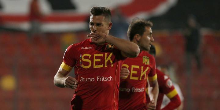 Churín se luce con triplete y Unión Española es líder del Apertura