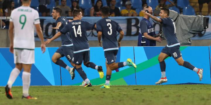 Argentina necesita un 'gol de suerte' para batir a Argelia