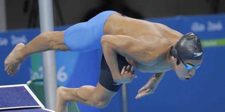 Felipe Tapia finalizó último en su serie de 1.500 en natación