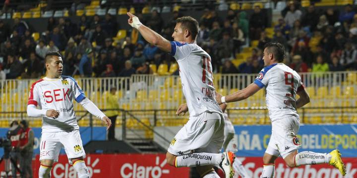 Unión no puede ante Everton y deja en suspenso el liderato
