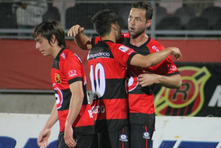Rangers vence a Coquimbo y sube al liderato en la Primera B