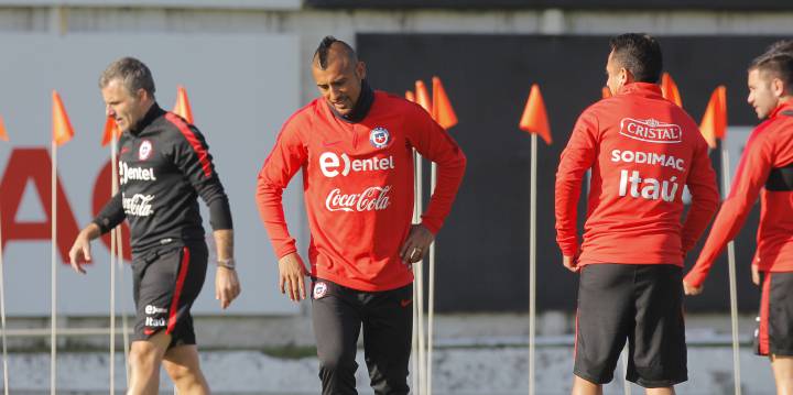 DT de la Roja explicó el 'encontrón' que tuvo con Vidal