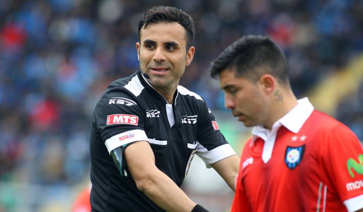 Huachipato critica el arbitraje de Piero Maza en redes sociales