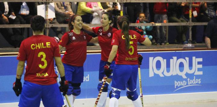 Chile inicia el mundial en Iquique con histórica goleada