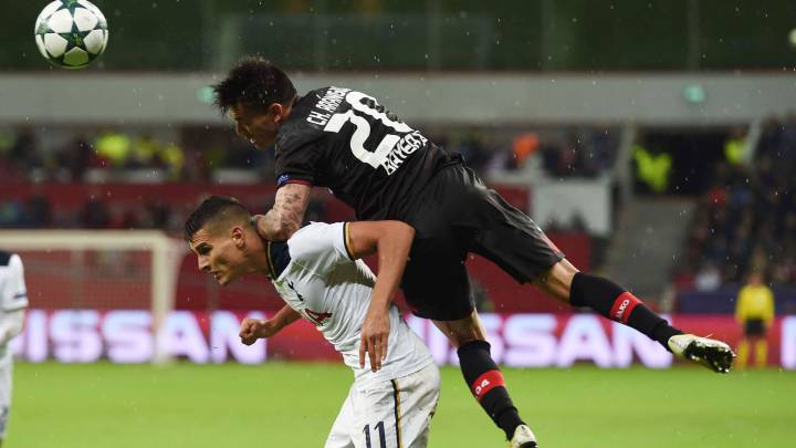 Aránguiz se luce, pero Bayer no pasa del empate con Tottenham