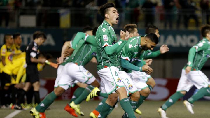 Audax sufre ante San Luis, pero clasifica por penales en la Copa