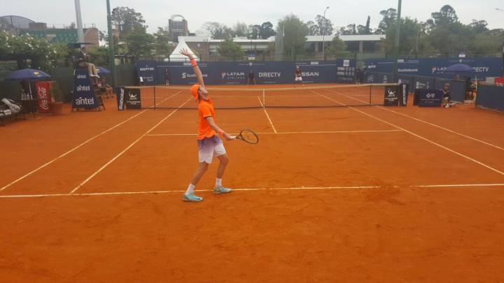 Jarry vence y avanza al cuadro principal de Montevideo